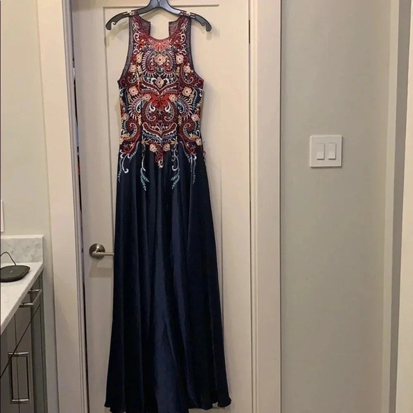 Loviera Embroidered Gown Halter Neck Size 6 Blue New - Picture 3 of 8